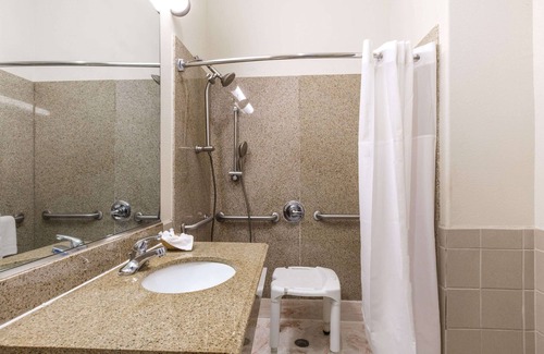 Galveston Hotel | Baymont by Wyndham Galveston