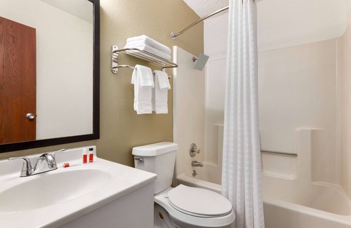 Hutchinson Hotel | Baymont by Wyndham Hutchinson