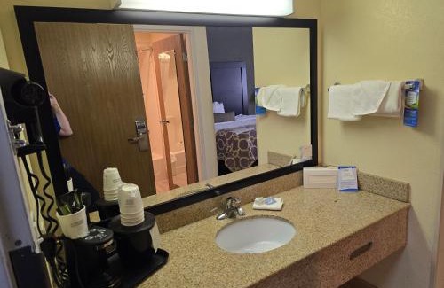 Janesville Hotel | Baymont by Wyndham Janesville