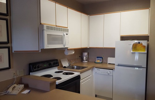 Greenwich Hotel | Baymont by Wyndham Wichita East