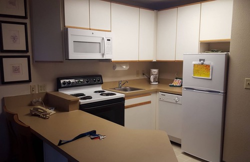 Greenwich Hotel | Baymont by Wyndham Wichita East