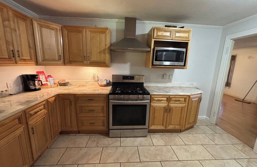 Monroe Casa | Bayou Home close to ULM. Sleeps 12.