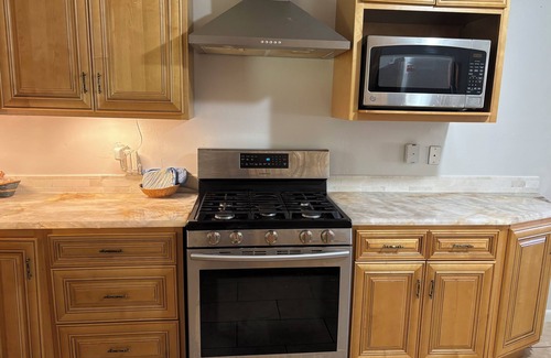 Monroe Casa | Bayou Home close to ULM. Sleeps 12.