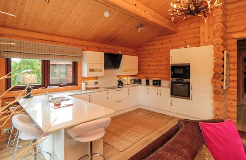 Carlton-in-Cleveland Cabaña | Baysdale Lodge 5