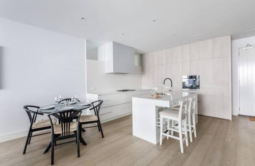 Mornington Apartamento | Bayside Calm - Walk to Mornington Foreshore and Dining