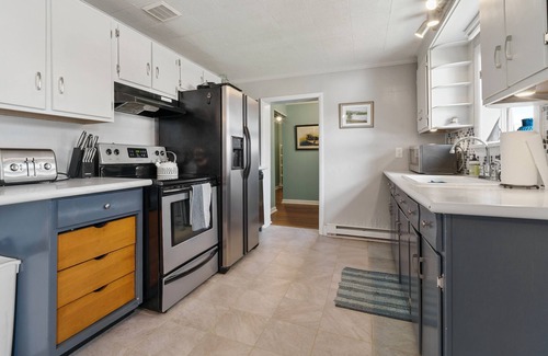 Rock Hall Casa | Bayside Cottage steps from Rock Hall Harbor