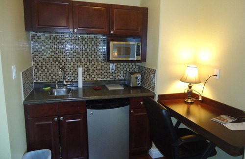 Bayridge West Hotel | Bayside Inn & Waterfront Suites