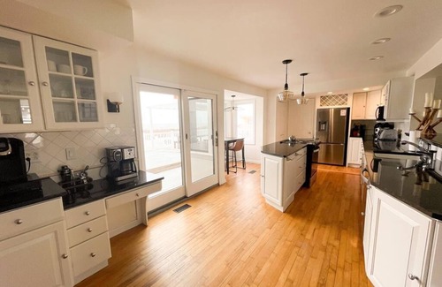 Green Creek Casa | Bayview Sands - Modern, Pet Friendly, 6 BR/3BA on the Water!