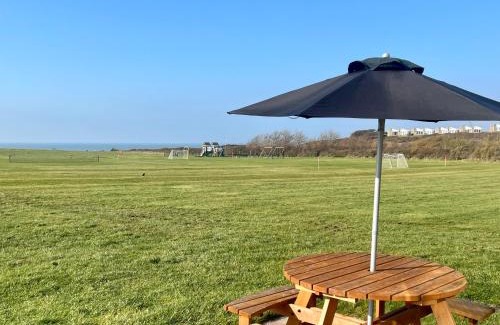 Freshwater Casa | BAYVIEW self-catering coastal bungalow in rural West Wight