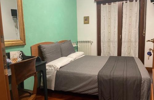 Centro Giano Cama Y Desayuno | bb Nuova Fiera di Roma