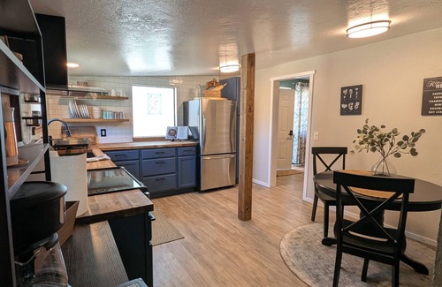 Grants Pass Casa | BE OUR GUEST!! Charming 1-bedroom house in beautiful Grants Pass