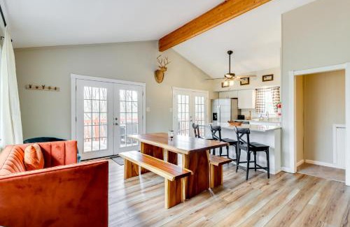Briar Crest Woods Casa | Beach Access BBQ-Ready Poconos Family Getaway!