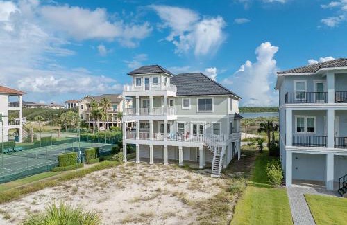 Gulf Shores Casa | Beach Access with Elevator & FREE Activities