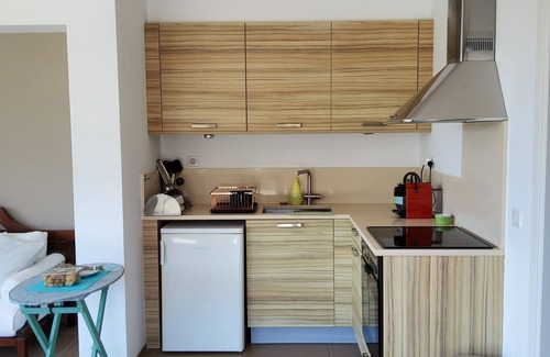 Pefki Apartamento | Beach Apartment Tanja
