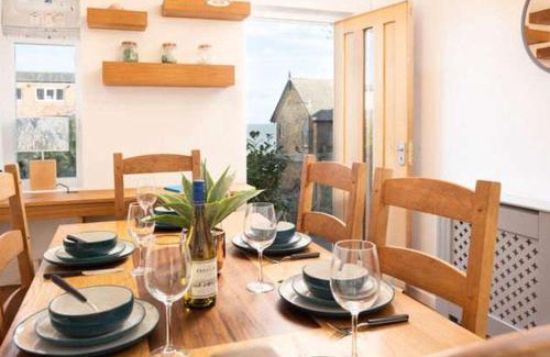 Muston Casa | Beach Approach House - 30 steps from beach - Luxury house - kids slide and chill-out room - amazing location - garden