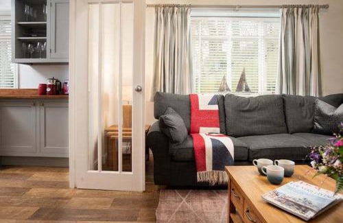 Muston Casa | Beach Approach House - 30 steps from beach - Luxury house - kids slide and chill-out room - amazing location - garden