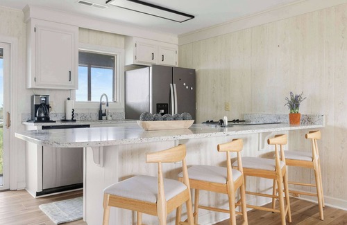 Folly Beach Casa | Beach + Bay Views: Folly 2 Bedroom Escape!