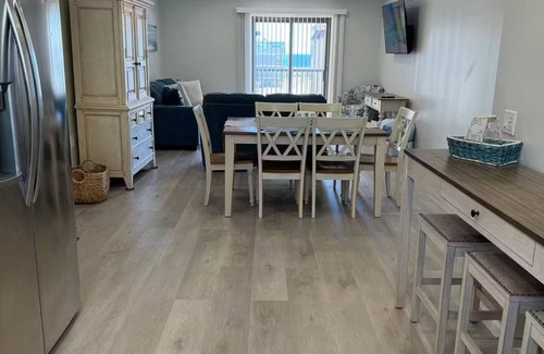 Seaside Heights Condominio | Beach block condo in quiet northend of Seaside Heights, 4 beach passes included