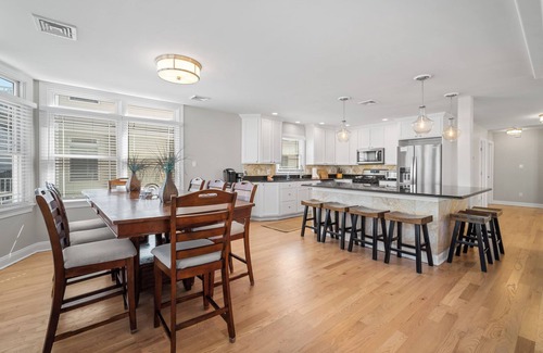 Southend Casa | Bloque de playa, plano de planta abierto, ideal para familias grandes, cubiertas grandes. ¡¡¡Prístino!!!