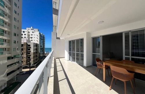 Praia do Morro Apartamento | Beach apartment, 50 meters from the beach.