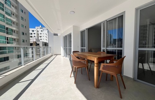 Praia do Morro Apartamento | Beach apartment, 50 meters from the beach.