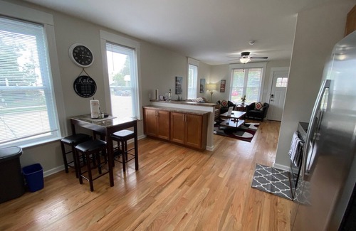 Racine Casa | Beach Bum! Pro Cleaned, Self Check in Sleeps 8