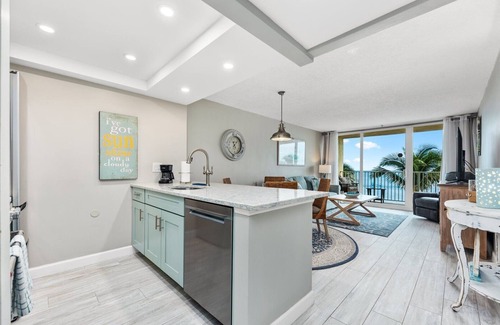 Hutchinson Island South Apartamento | Condominio de playa / Restaurante en el lugar / WIFI / Capacidad para 6