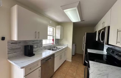 Indialantic Condominio | Beach Condo right down the street from the beach