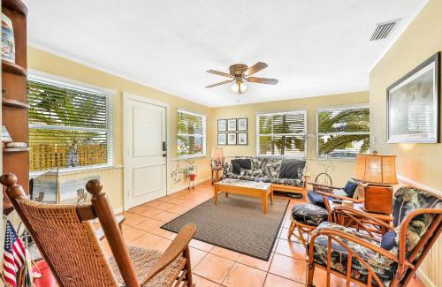 St. Pete Beach Casa | Beach Cottage Bliss