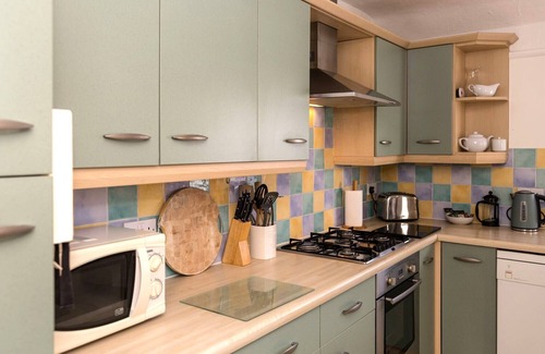 Pevensey Cabaña | Beach Cottage with garden that blends into the beach in Pevensey Bay