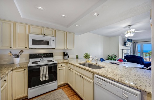 Redington Shores Condominio | Beach Cottage 2304 Frente a la playa - Seguro, privado, cómodo, orientado a la familia