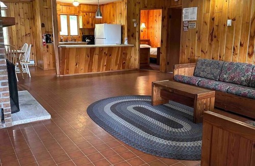 Indian Lake Cabina | Beach - Family & Pet Friendly - Adirondack Cabin
