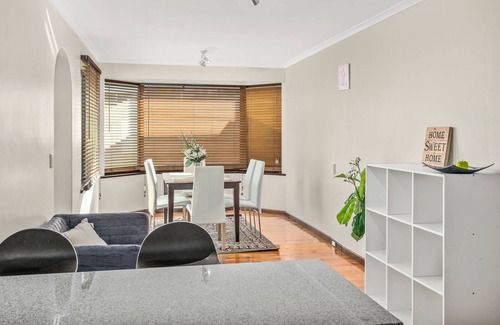 Port Noarlunga South Casa | Beach front home with scenic views