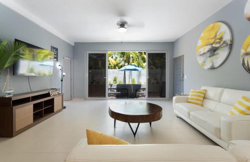 Costa Del Sol Apartamento | Beach front Blue Summer Apartment Costa Del Sol