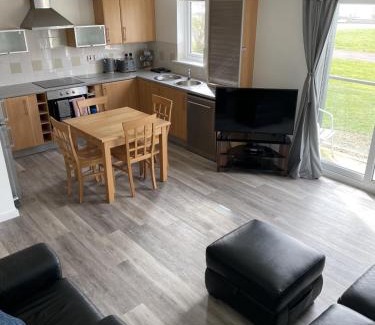 Llanelli Apartamento | Beach Front Ground Floor Apartment