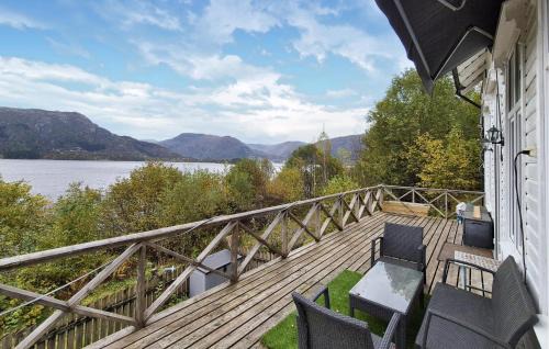 Vaksdal Municipality Casa | Beach Front Home In Vaksdal With House Sea View