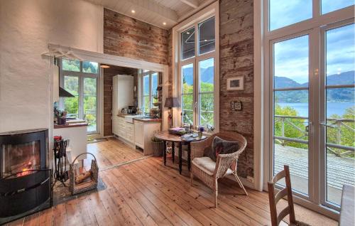 Vaksdal Municipality Casa | Beach Front Home In Vaksdal With House Sea View