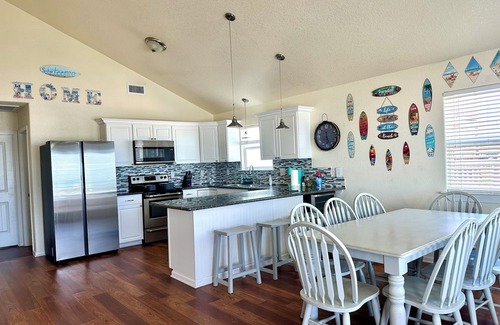 Surfside Beach Casa | 4-BR beach front house by Jetty Park Surfside Beach walk right down to the beach