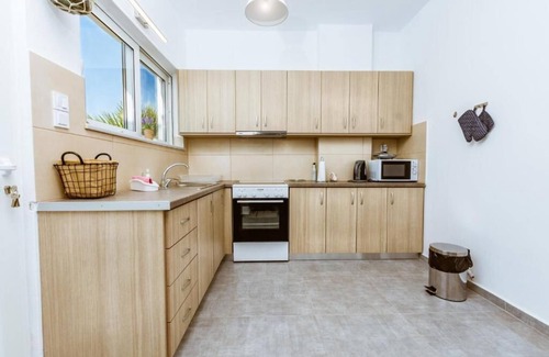 Drapanias Apartamento | Beach front,quiet big apartment in western Crete pool + hot tub , bbq