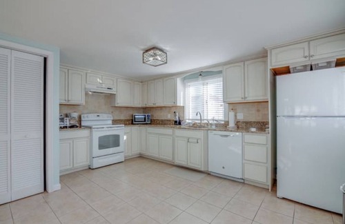 Beach Haven West Casa | Beach Haven West Getaway. Five Minutes to LBI!