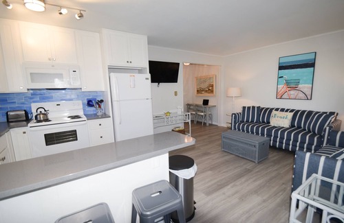 Bethany Beach Casa | Beach home nestled between the beach and the bay (eastside)