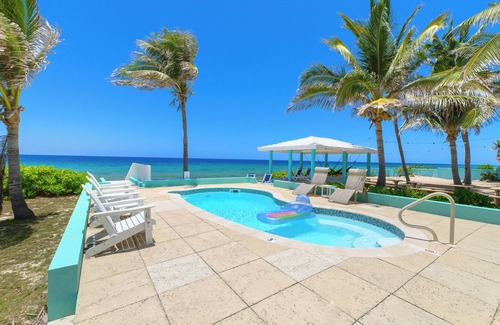 Old Man Bay Cabaña | Beach House and Cottage with 2 Full Kitchens, Sleeps 16.