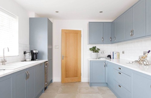 East Wittering Casa | Beach house for 10 with hot tub & garden