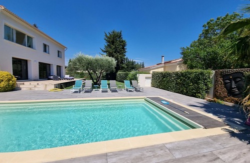 Sollies Pont Villa | Casa de playa en el corazón de los olivos, cerca del mar