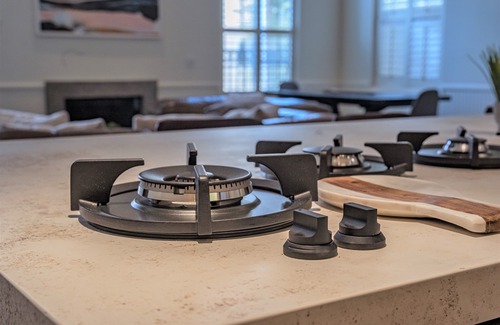 Marina Peninsula Casa | Beach House w/ Home Theater! 2023 Upgrades!