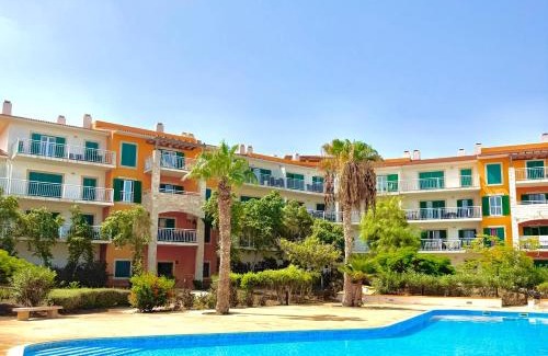 Santa Maria Apartamento | BEACH HOUSE - Walkable to Beach - Wi-Fi Included