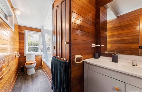 Bethells Beach Casa | Beach, Lake, Bush and more..