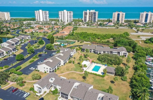 Fort Pierce Shores Condominio | Beach Life 2-bedroom condo in Hutchinson Island