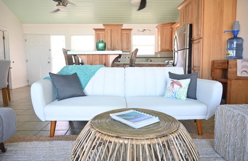 South Palmetto Point Casa | Beach, please! Beachfront house on Ten Bay with generator.