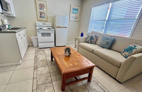 Redington Shores Cabaña | Beach & Relaxation, 2BR, Family + Dog Friendly